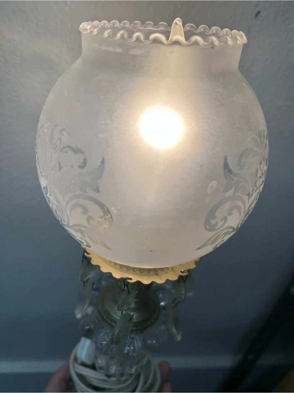 Vintage Clear Glass Accent Lamp decor with Frosted Floral Shade - White